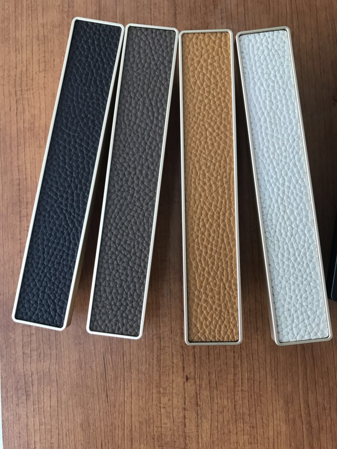 BMB Alu-Framed Glass Panel System | BMB 鋁框玻璃門系統