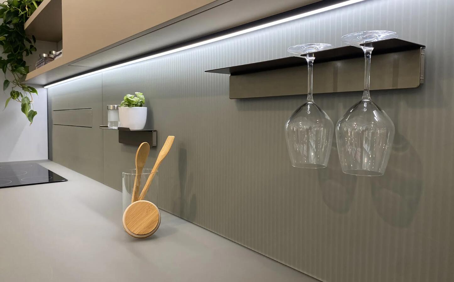 Magnetic Kitchen Panel with accessories | 厨房磁力背板連廚房配件