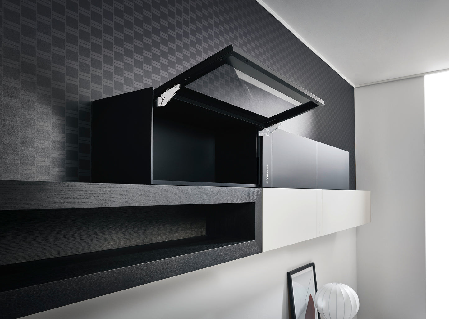 BMB Alu-Framed Glass Panel System | BMB 鋁框玻璃門系統