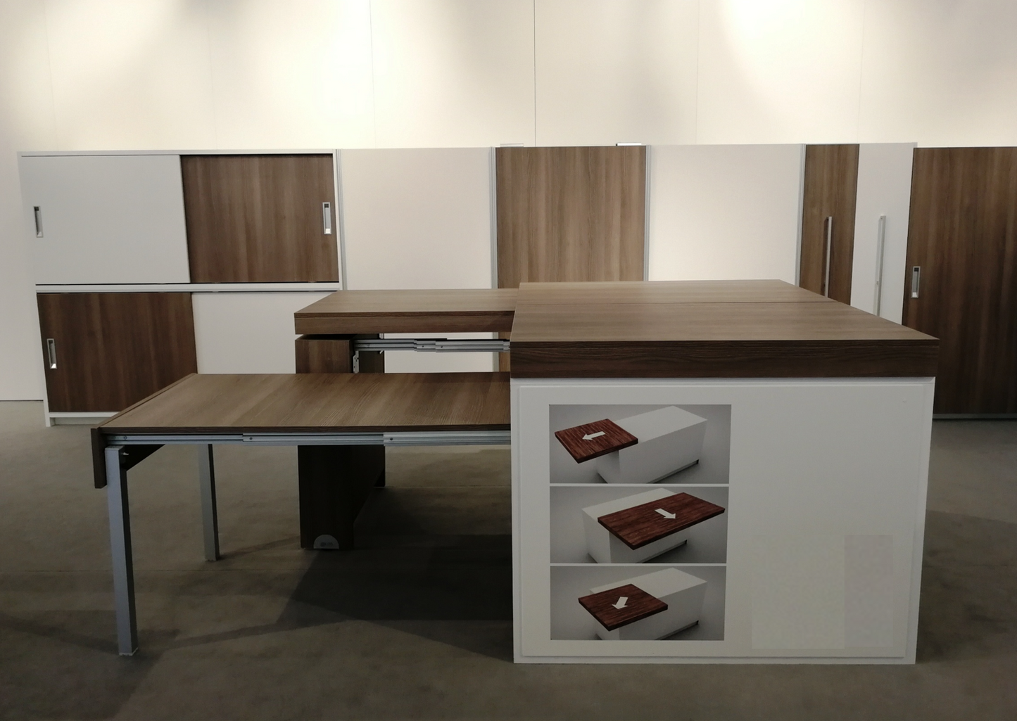 Extension Table with Folding Legs | 伸縮桌連雙脚
