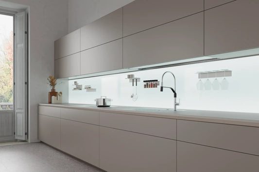Magnetolab magnetic kitchen panel in polished glass with white accessories